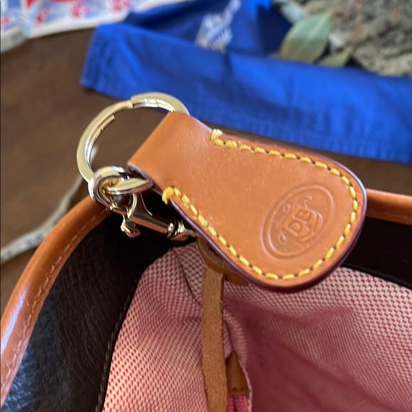 Classic Dooney and Bourke Bag - Picture 9 of 11